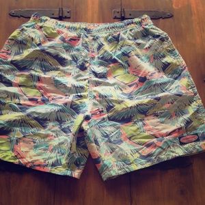 Vineyard vines men’s tropical swim trunks